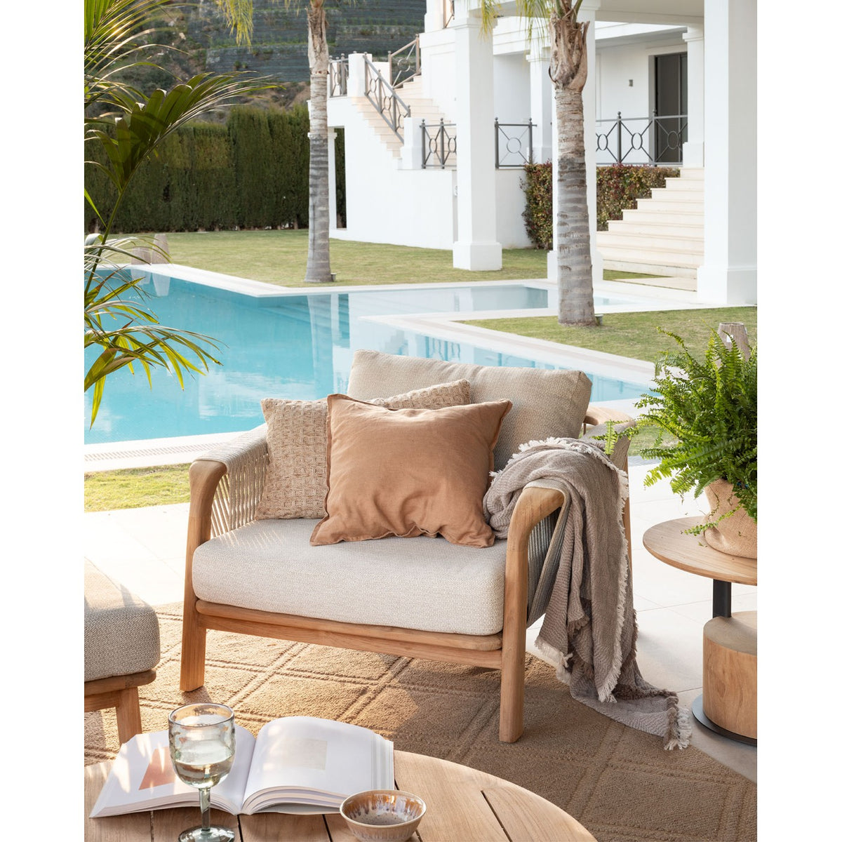 Sillón bajo de teca y cuerda para exterior Piana