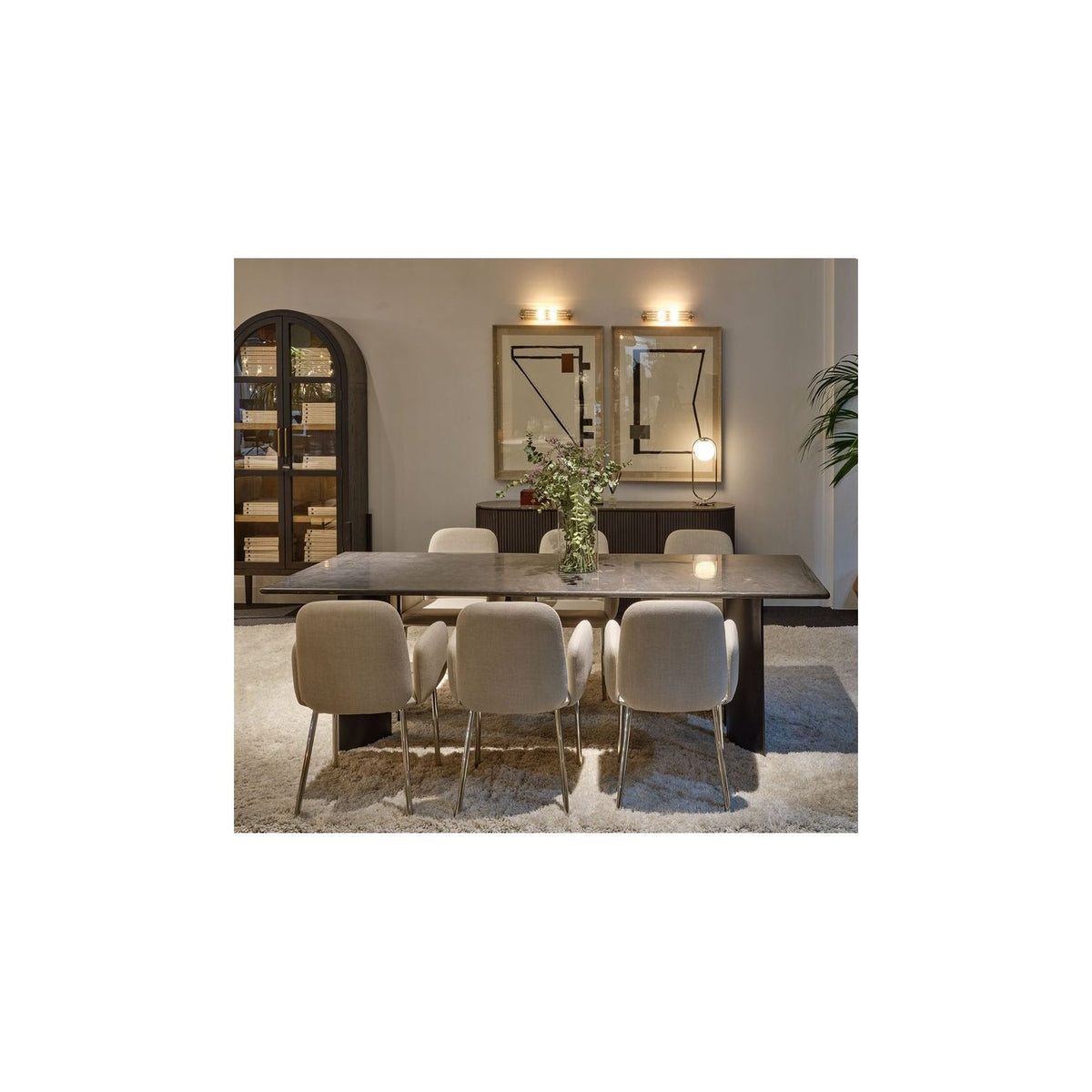 Mesa de comedor de piedra oscura y metal negro Chenini