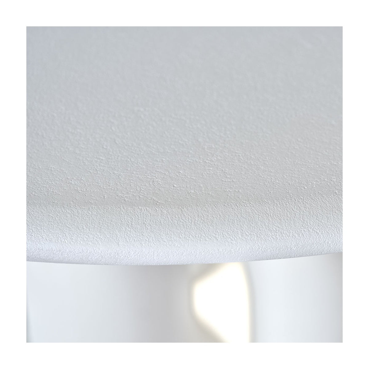 Mesa de comedor redonda acabado cemento blanco Amizmiz
