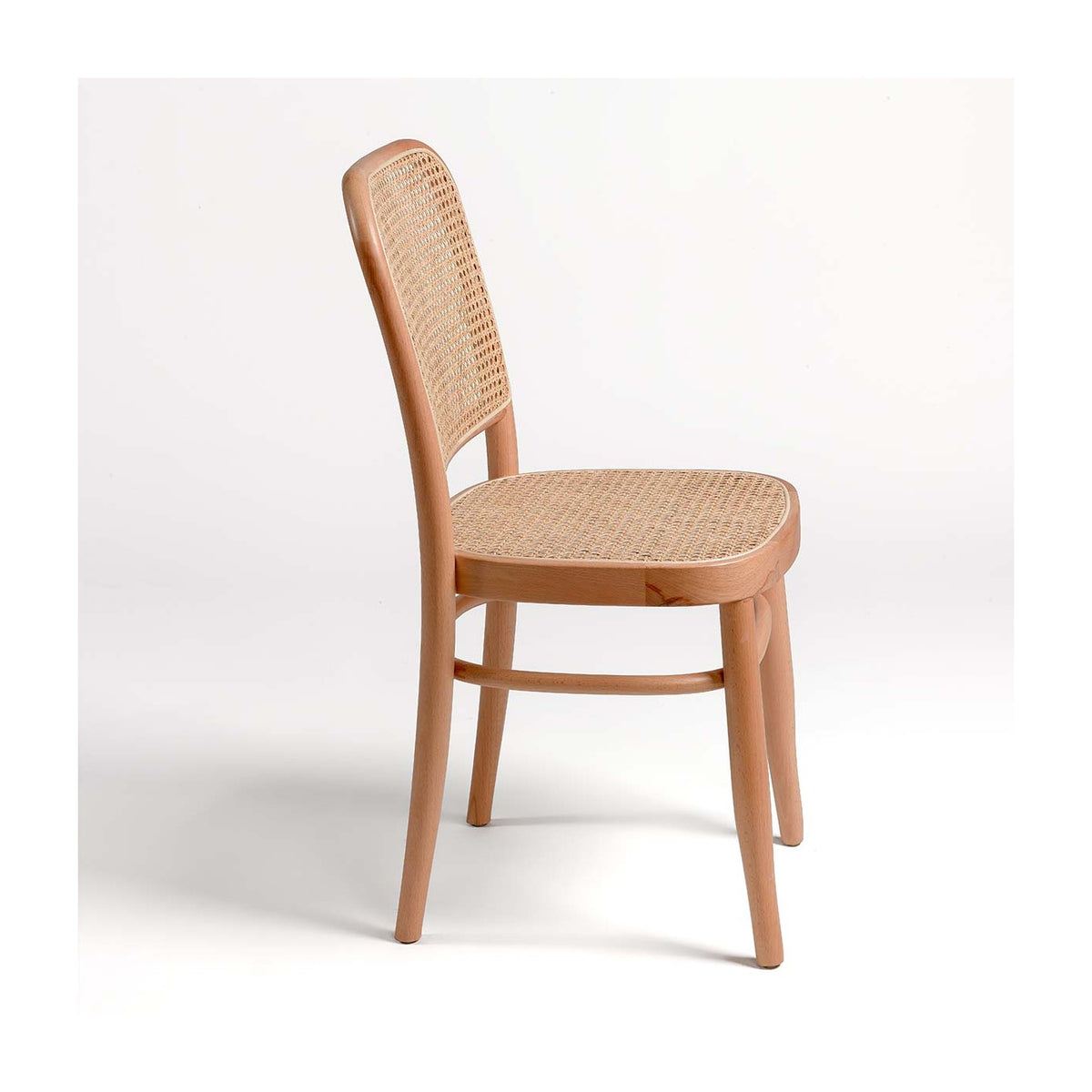 Silla de madera con rejilla de ratán Milfontes