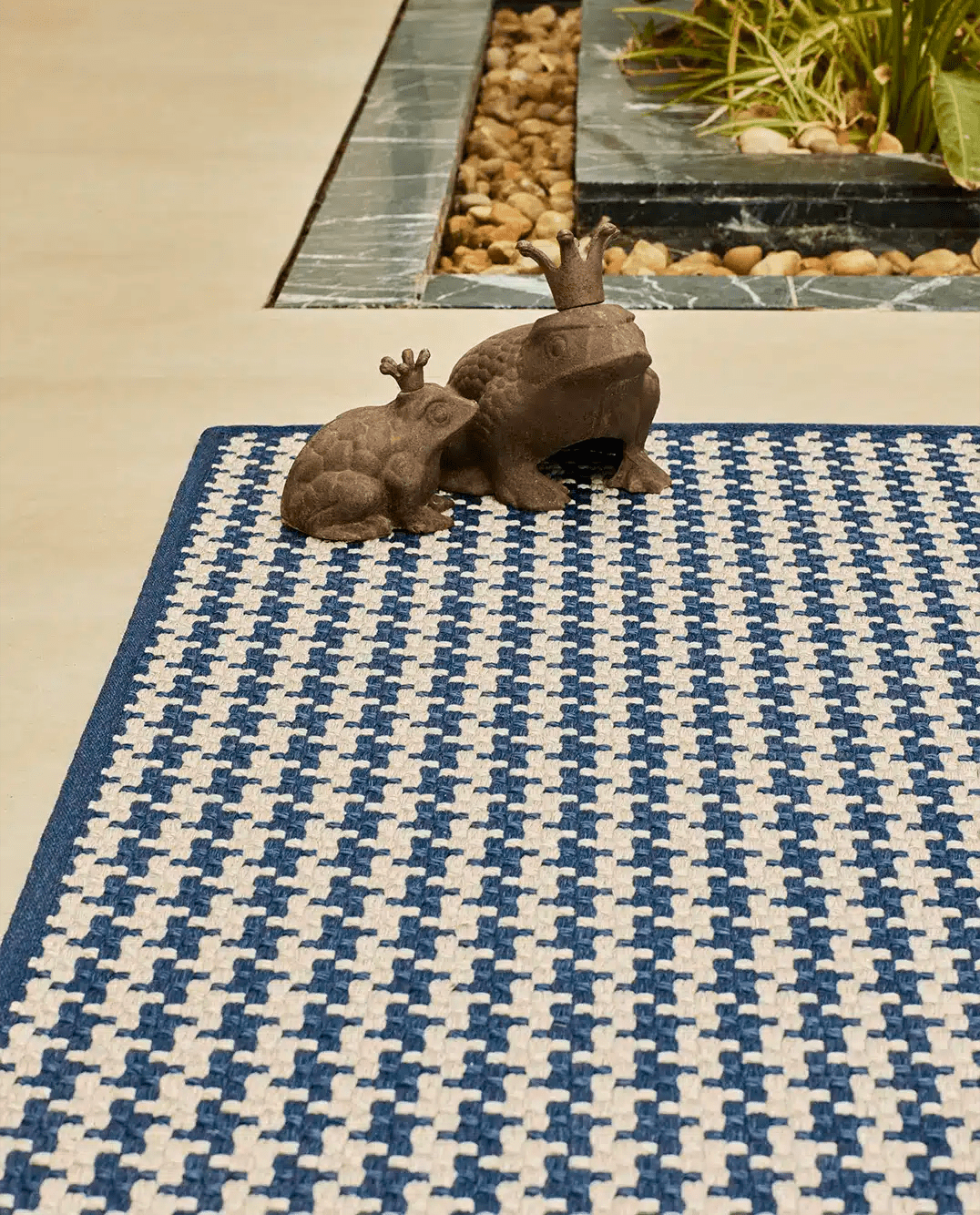 Alfombra Redonda de Interior y Exterior Terra Gorafe - pino_y_jacaranda