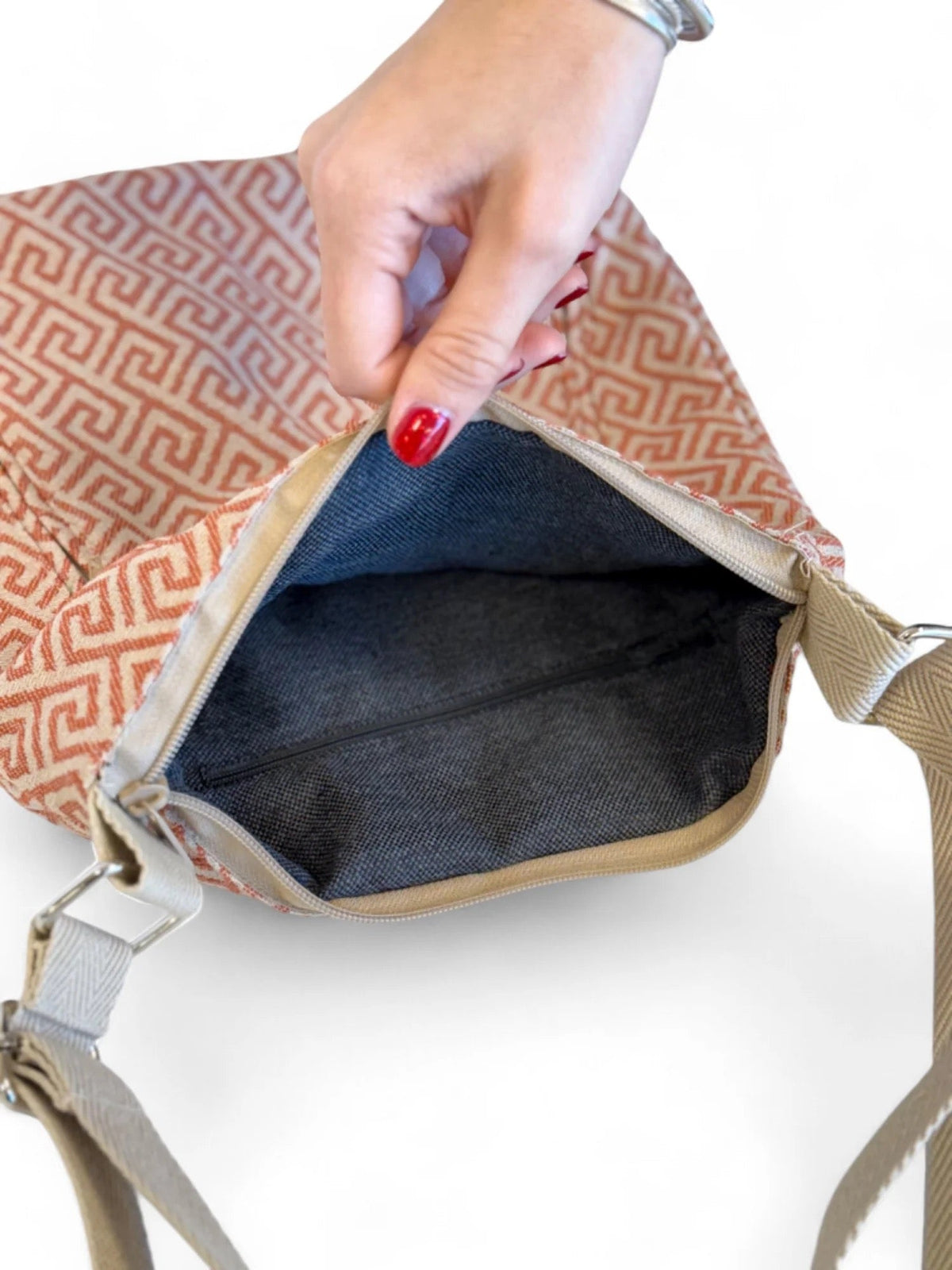 Bolso Mediano Grec - pino_y_jacaranda