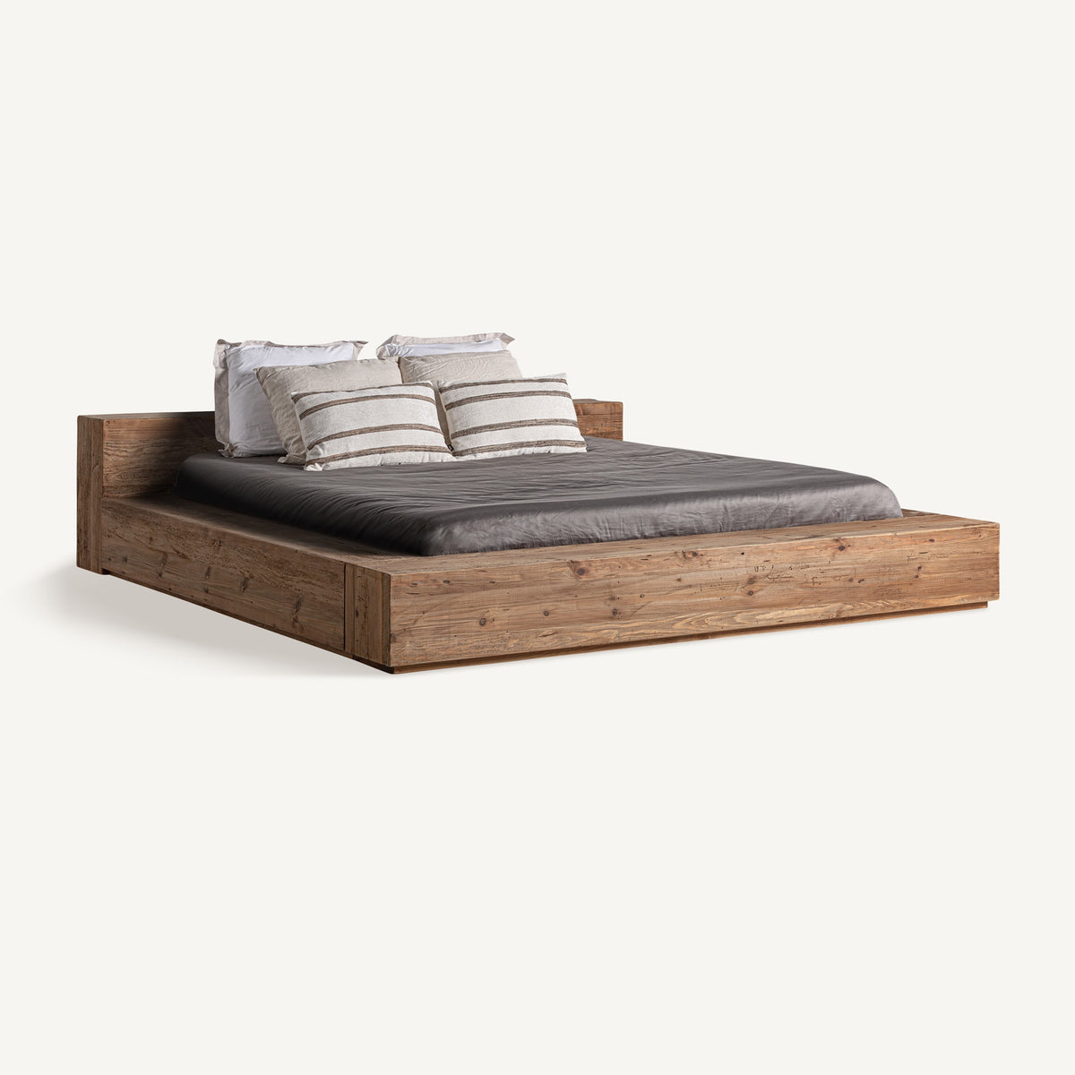 Cama de madera de pino reciclado Orient