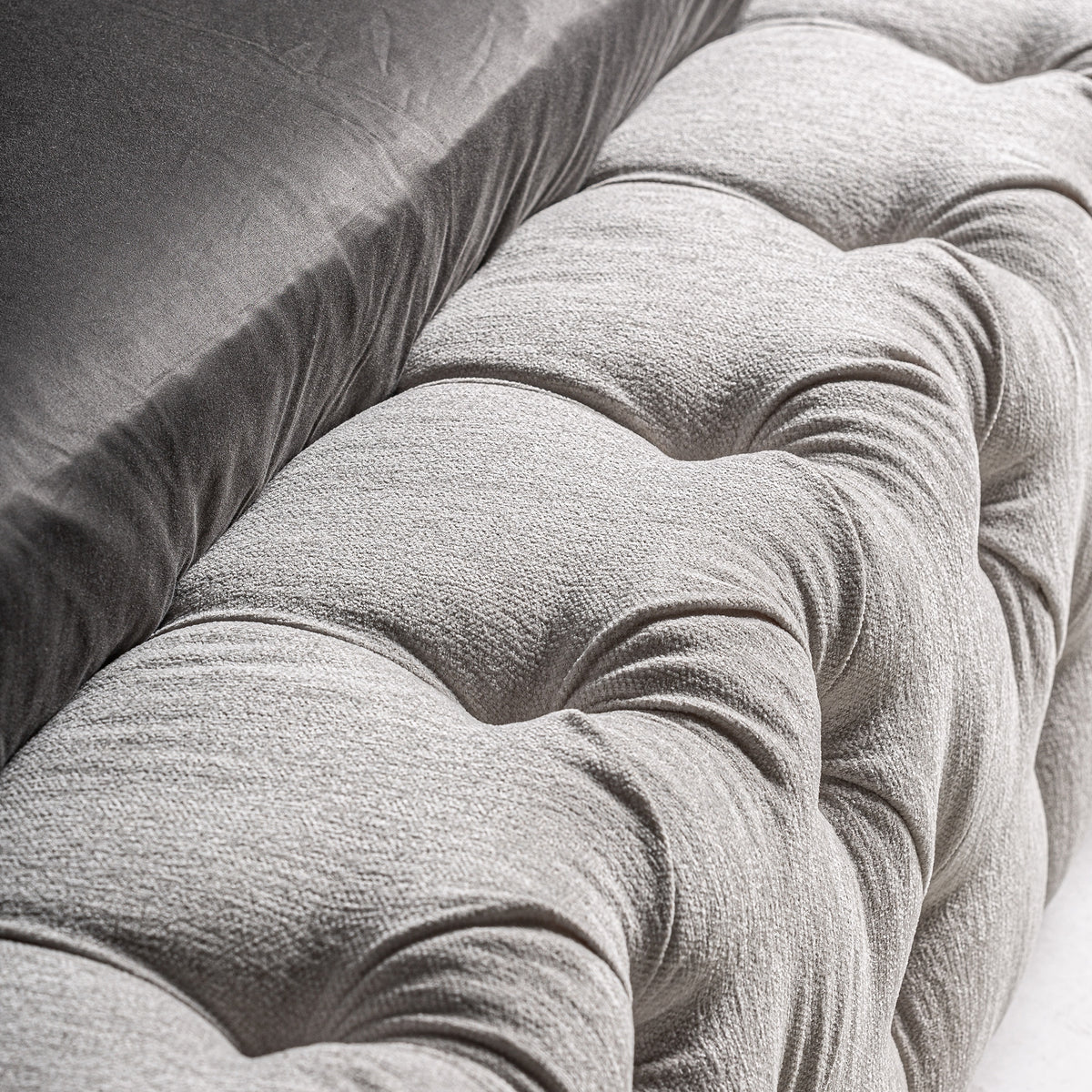 Cama tapizada beige Alcaufar