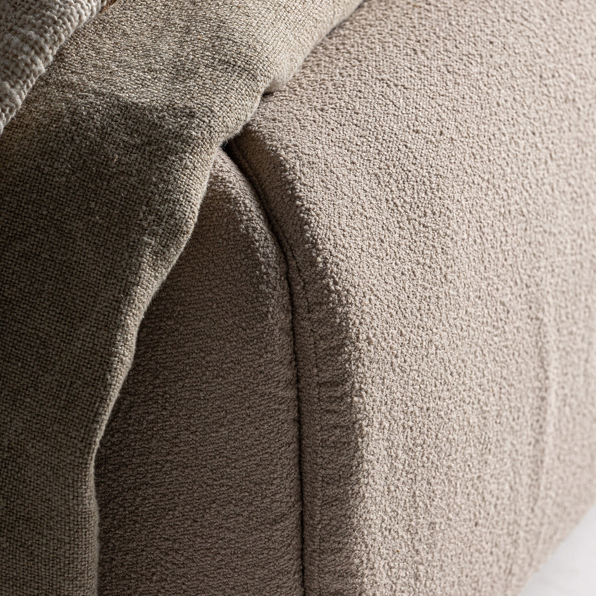 Cama tapizada en lino Morell
