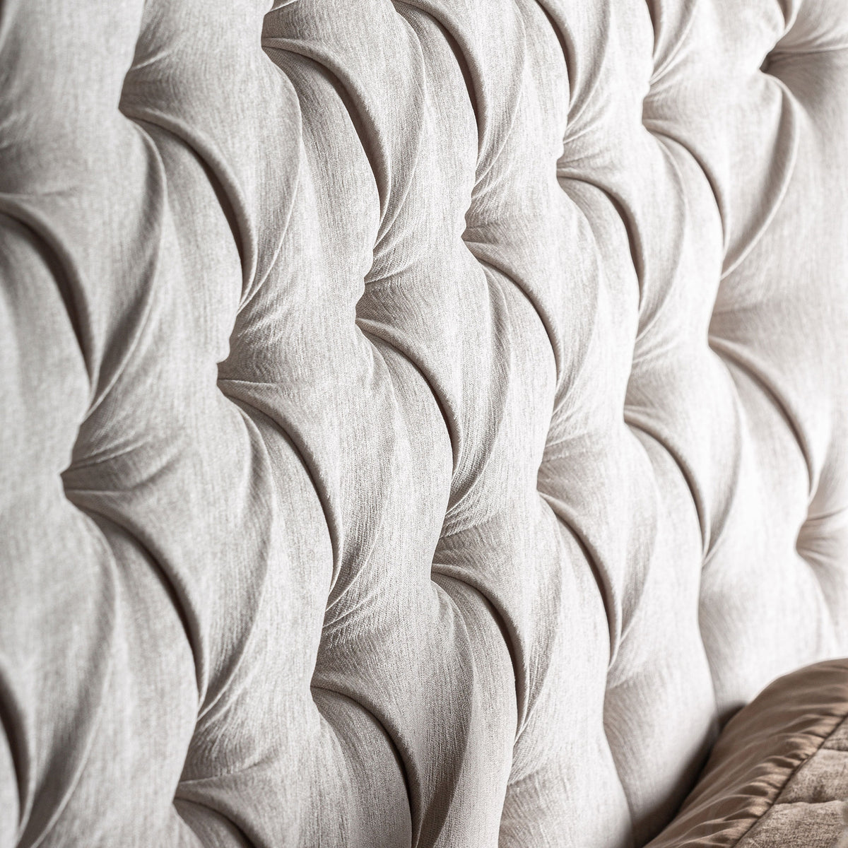 Cama tapizada gris Binigaus