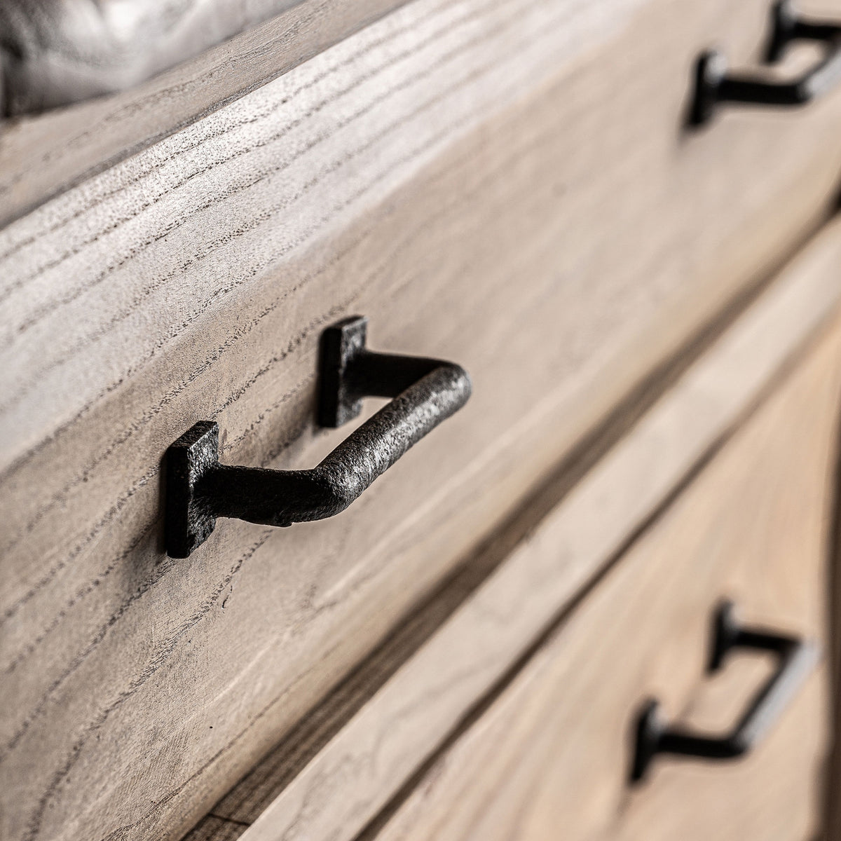 Cómoda de madera de olmo Biniancolla