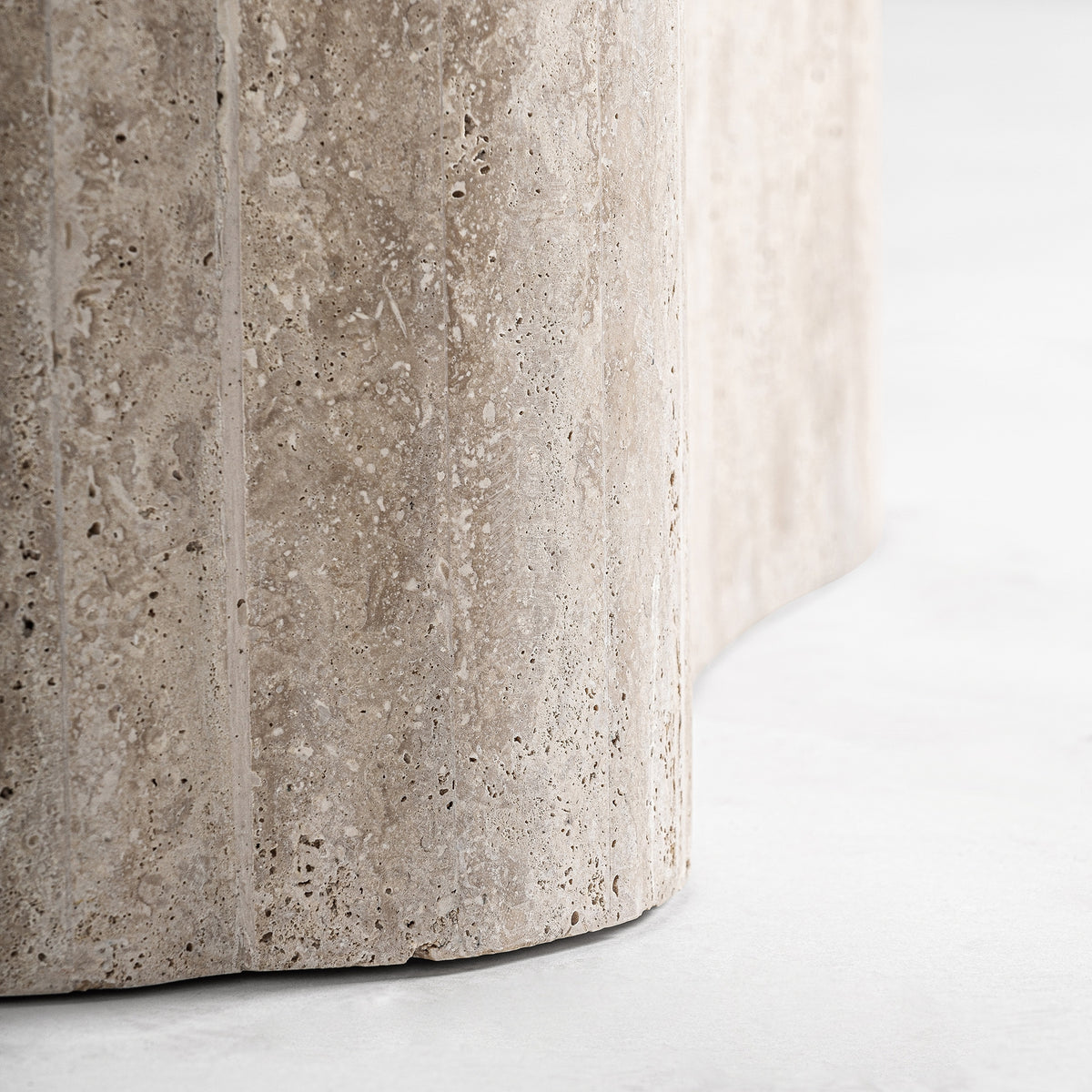 Consola de travertino beige Cope