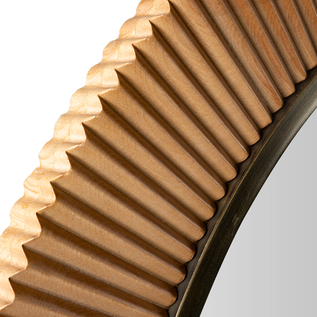 Espejo de metal y madera Gythio