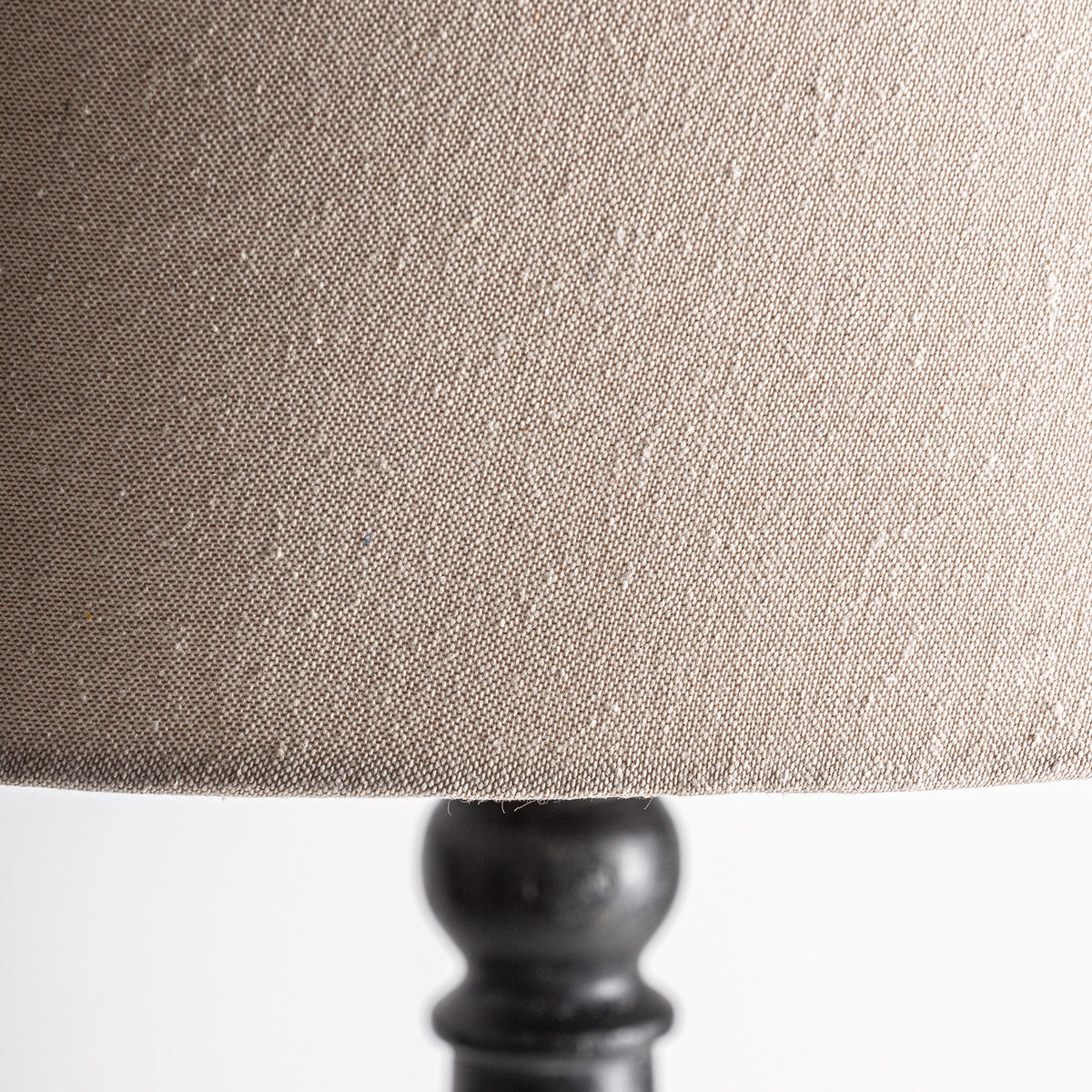 Lámpara de pie de madera de mango Llevant