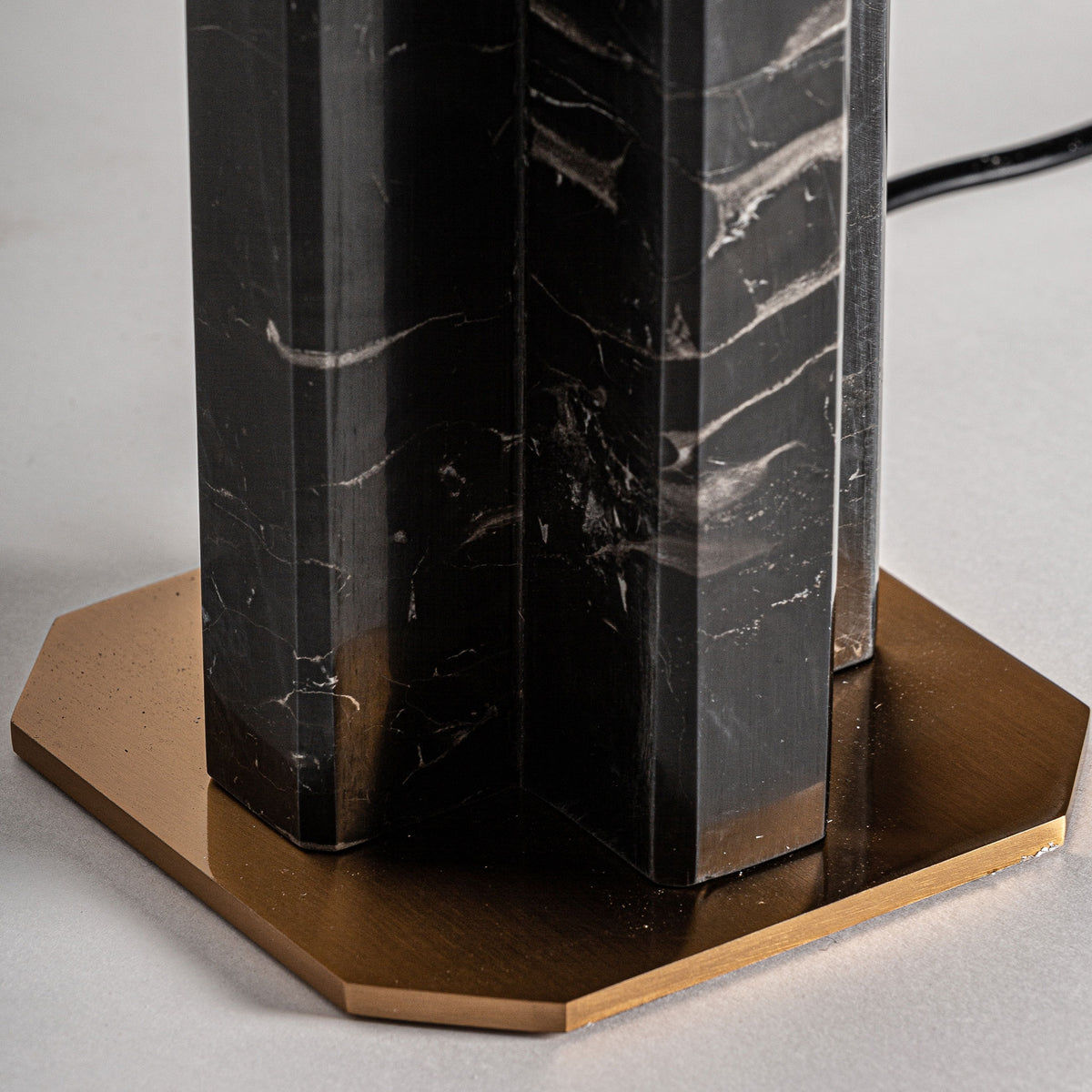 Lámpara de sobremesa de mármol Rompiente 80 cm