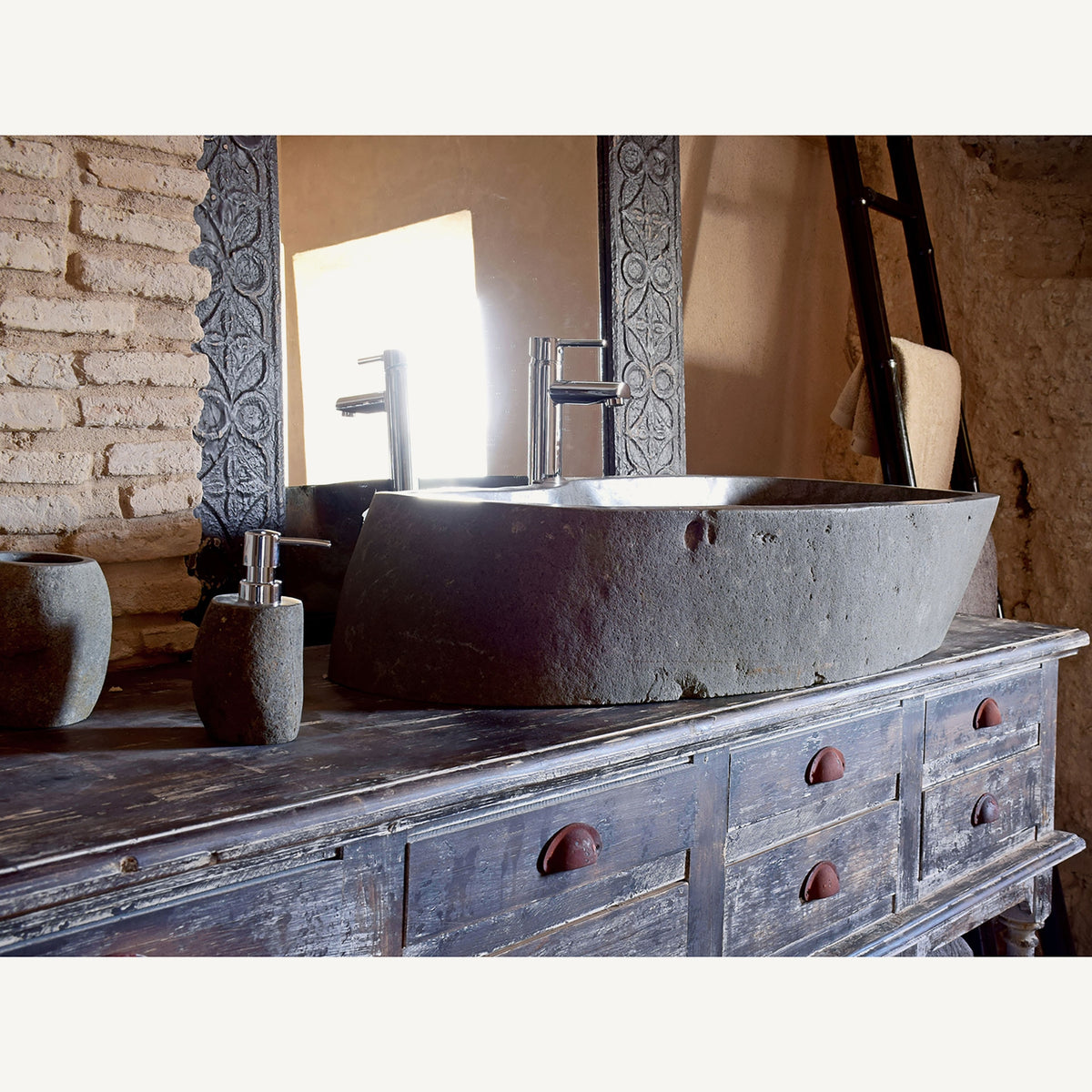 Lavabo de piedra Sirena