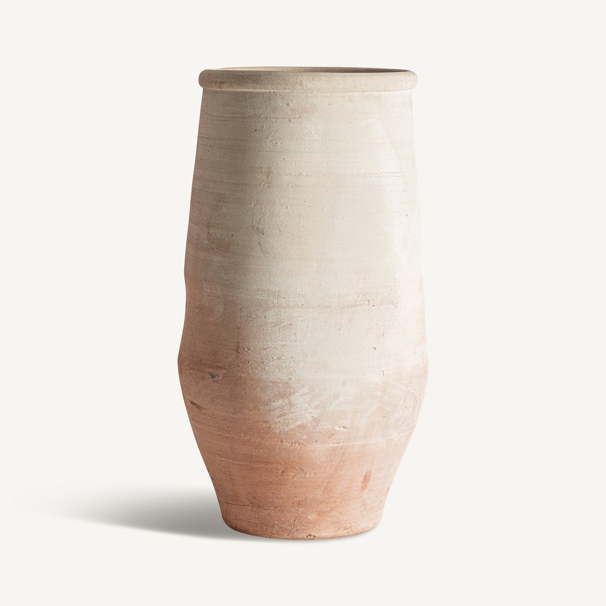 Macetero de arcilla beige Lixus de silueta alargada