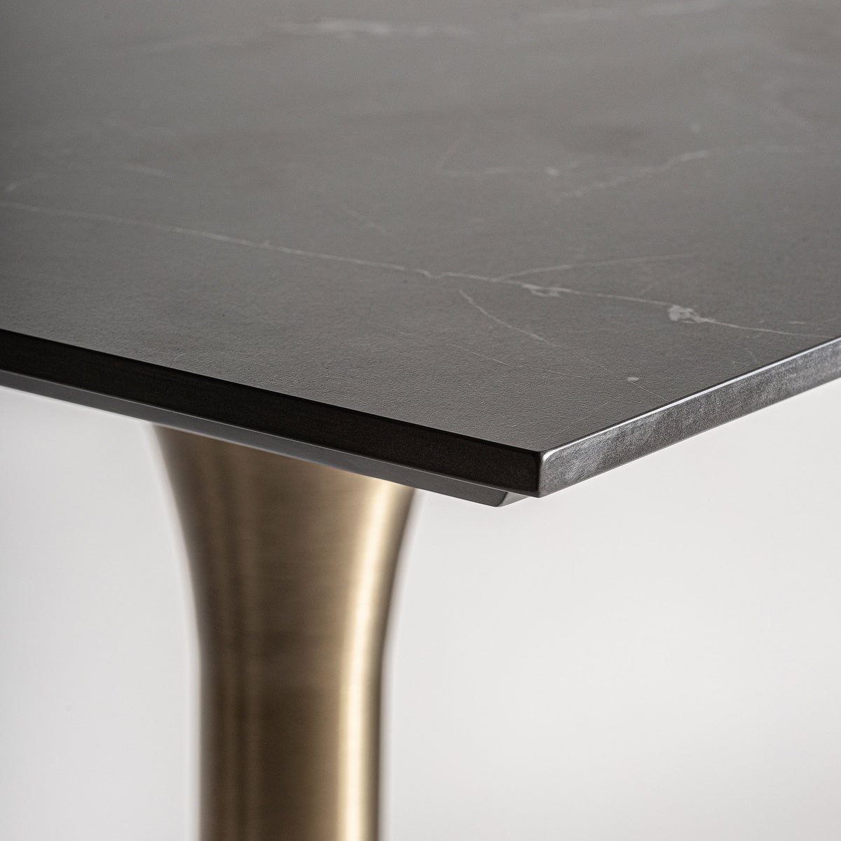 Mesa alta de acero y porcelánico Lanjarón 65 x 65 cm