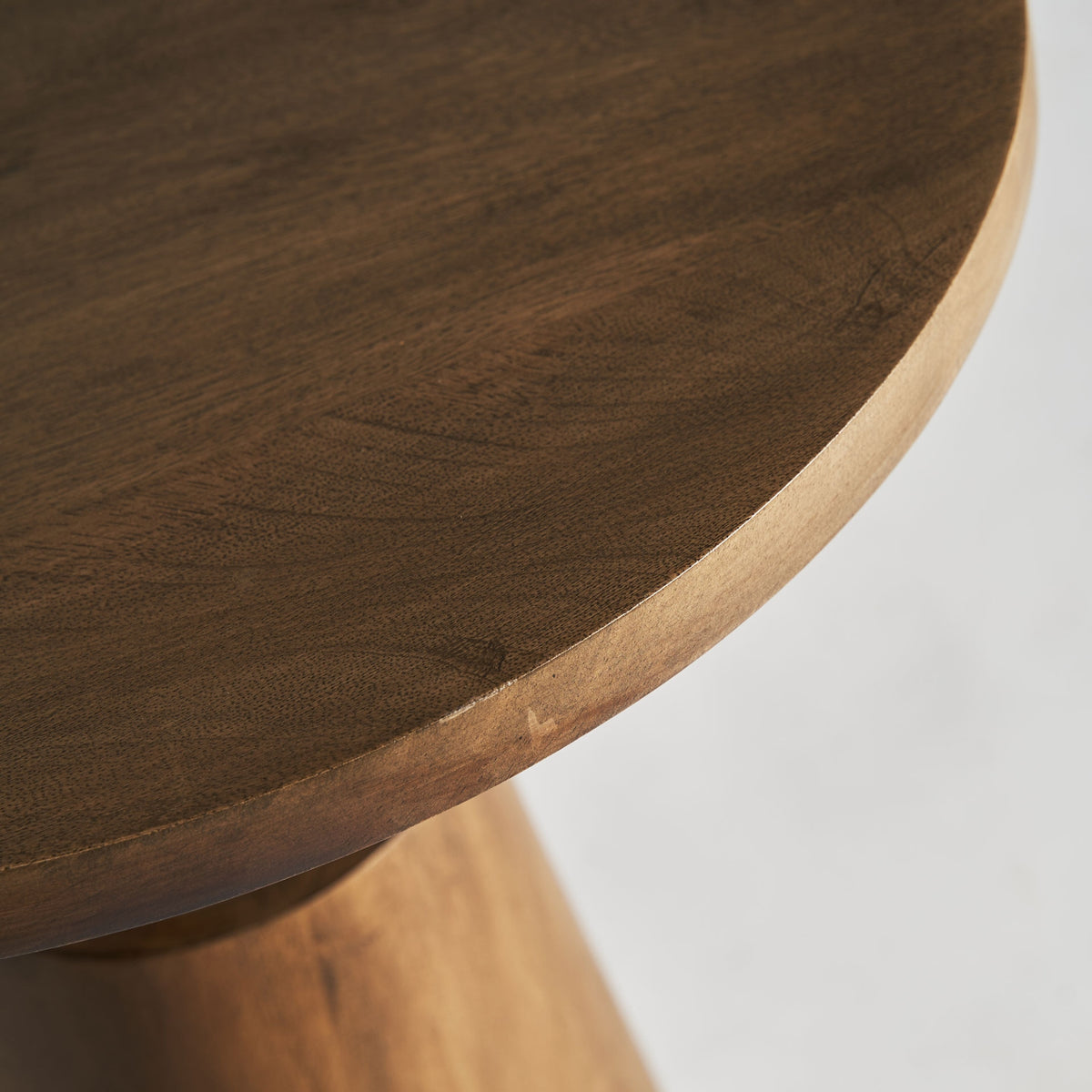 Mesa auxiliar de madera de mango Tamuda