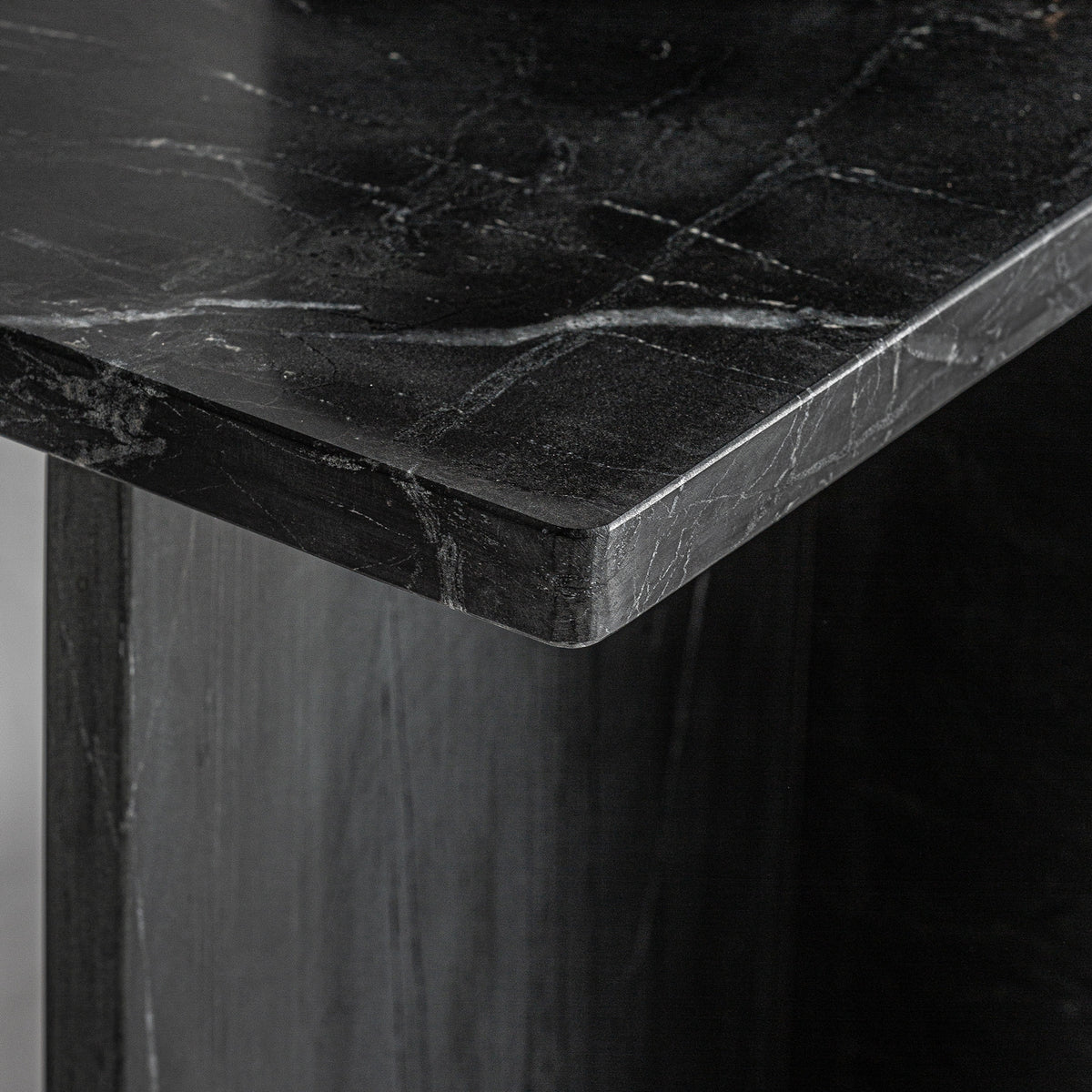 Mesa auxiliar de mármol negro Narciso grande