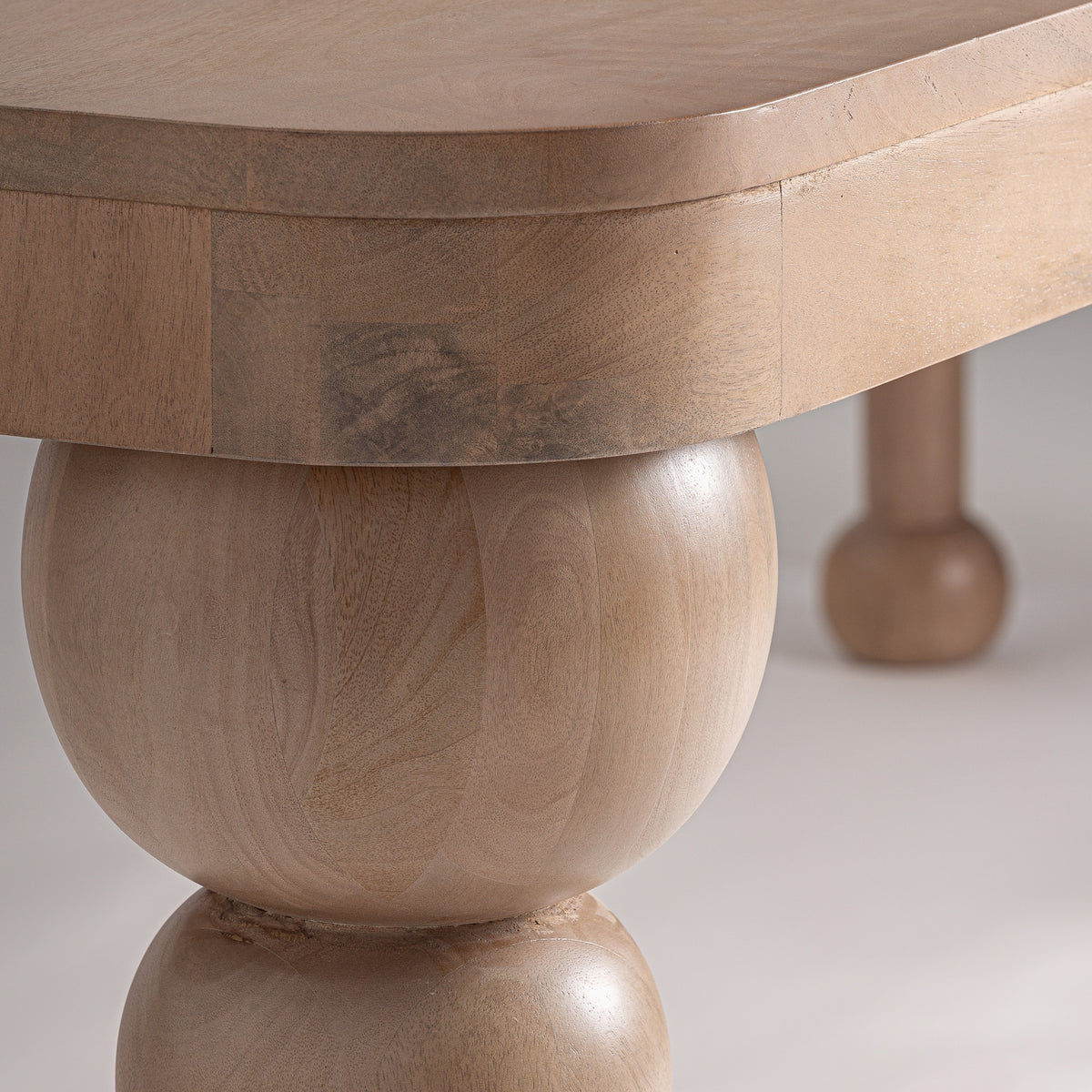 Mesa de comedor de madera de mango Cástaras