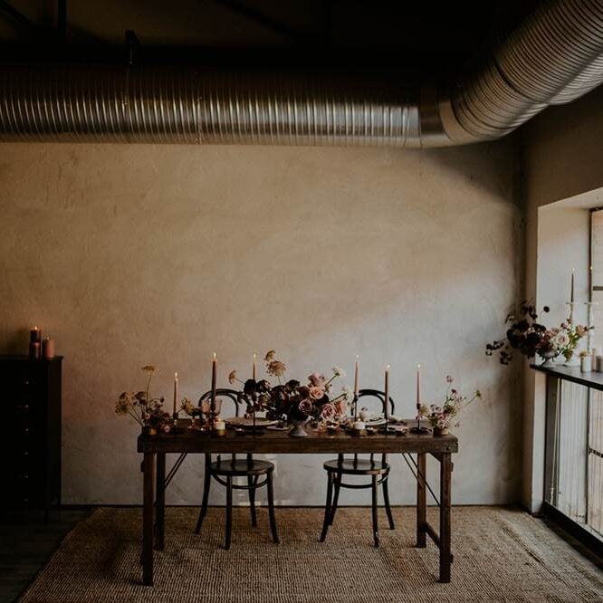 Mesa de comedor de madera envejecida Agnolo