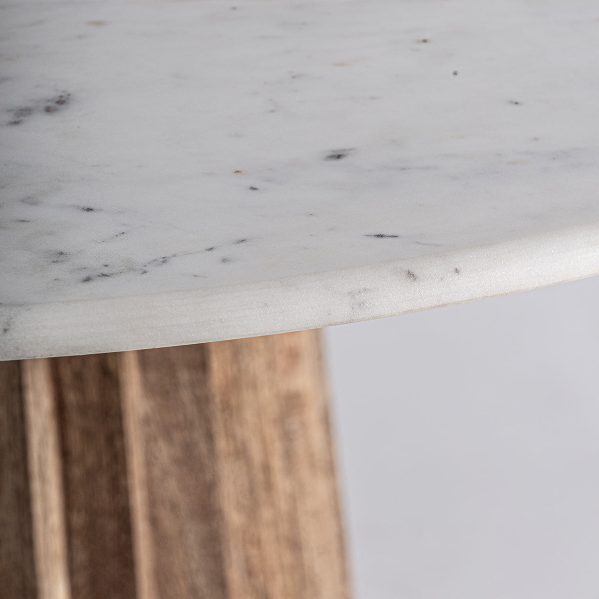 Mesa de comedor de mango y mármol Darrícal
