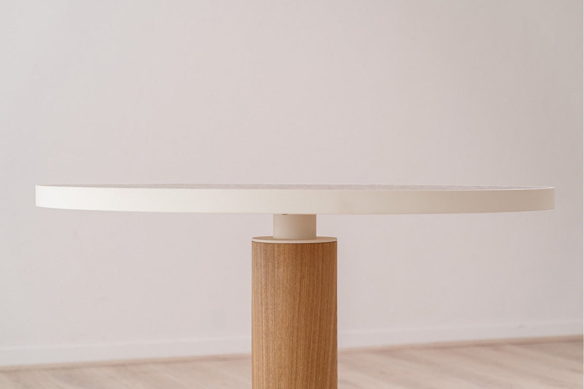Mesa de Comedor Geloum - pino_y_jacaranda