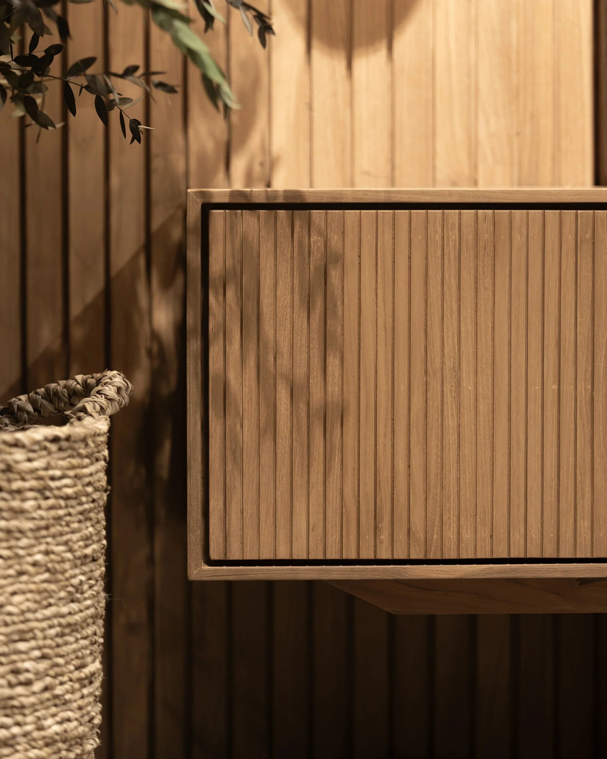 Mueble de televisión de teca reciclada Balari