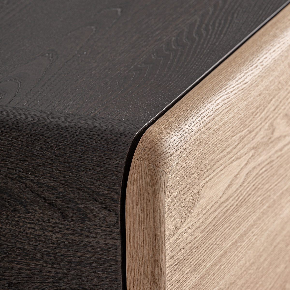 Mueble TV de madera marrón claro Garrão