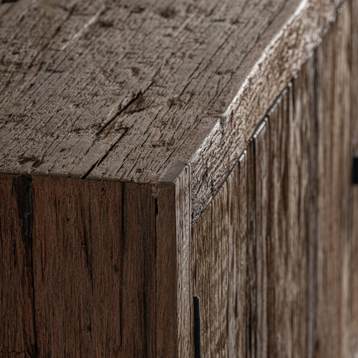 Mueble TV de madera recuperada y hierro Bordeira