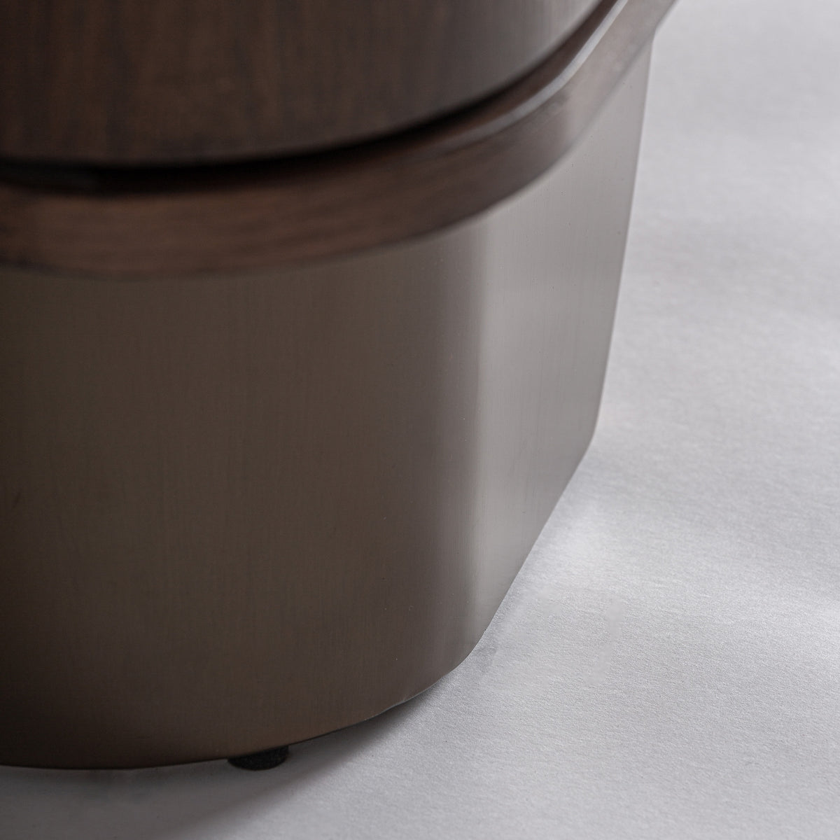 Mueble TV de olmo y acero bronce Opatija