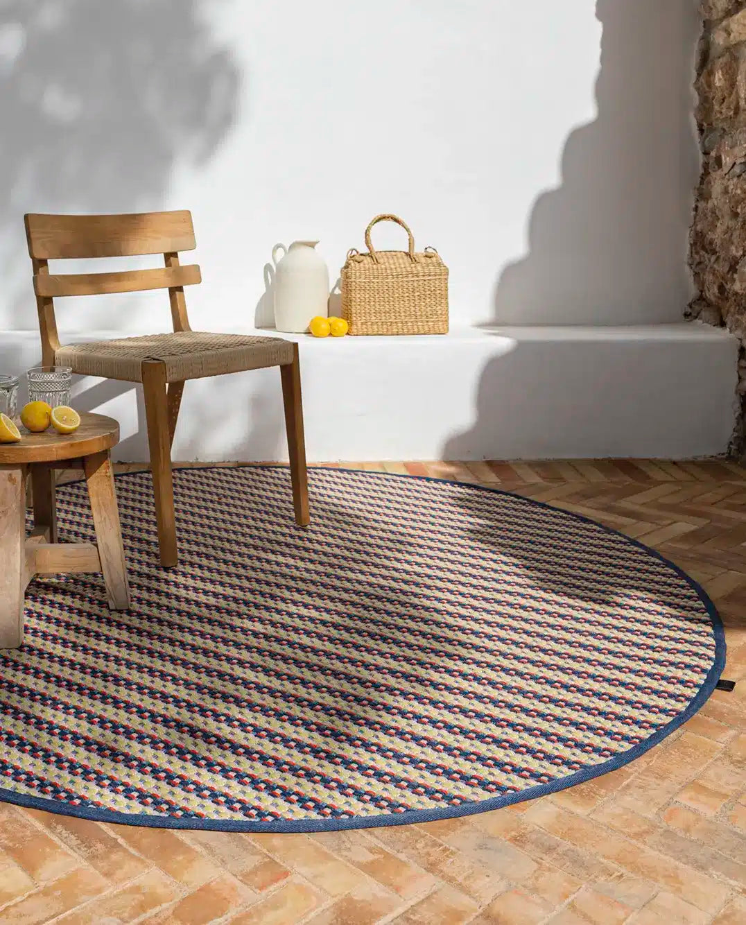 Alfombra Redonda de Interior y Exterior Strata - #pino_y_jacaranda#