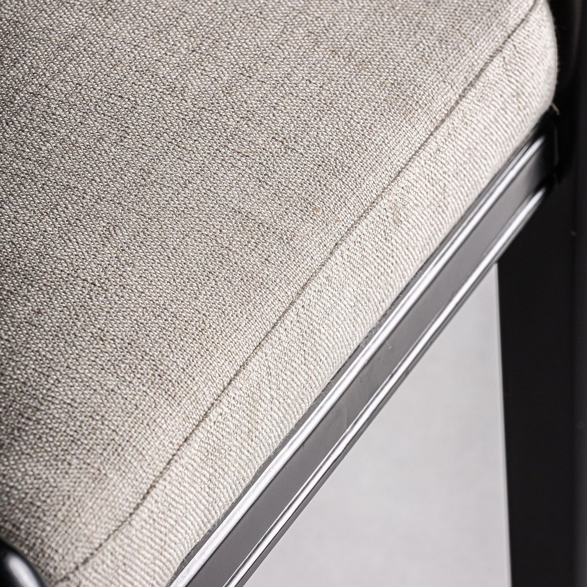 Silla de ratán y tapizado crema Balàfia