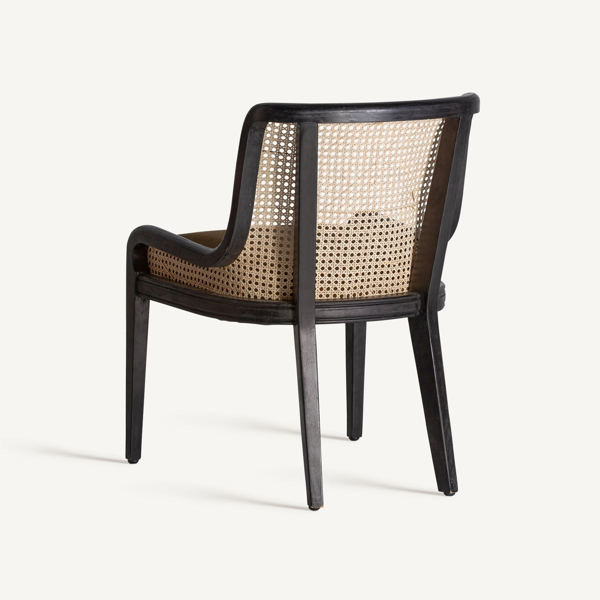 Silla de ratán y terciopelo camel Balàfia