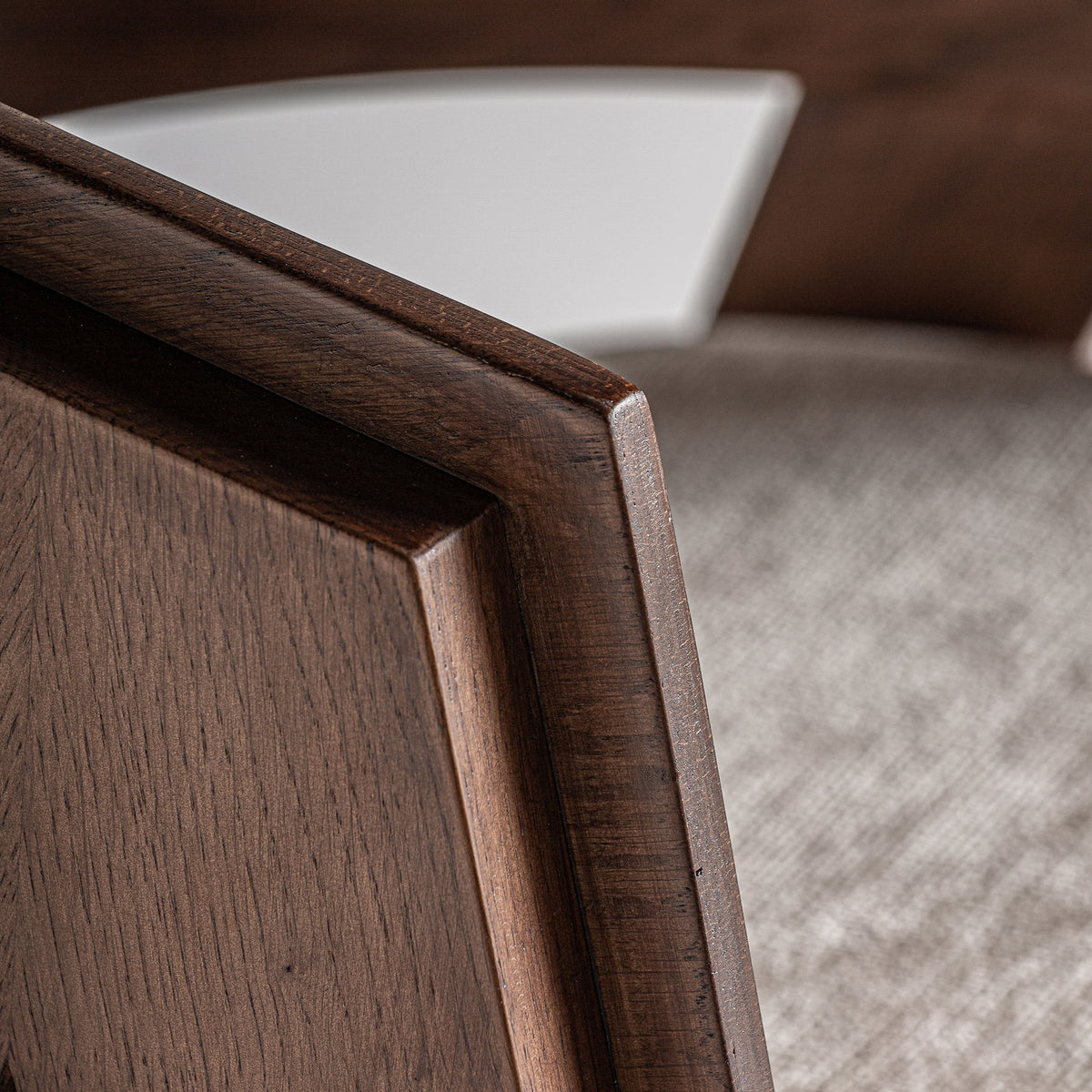 Silla de roble y tapizado beige Orihuela