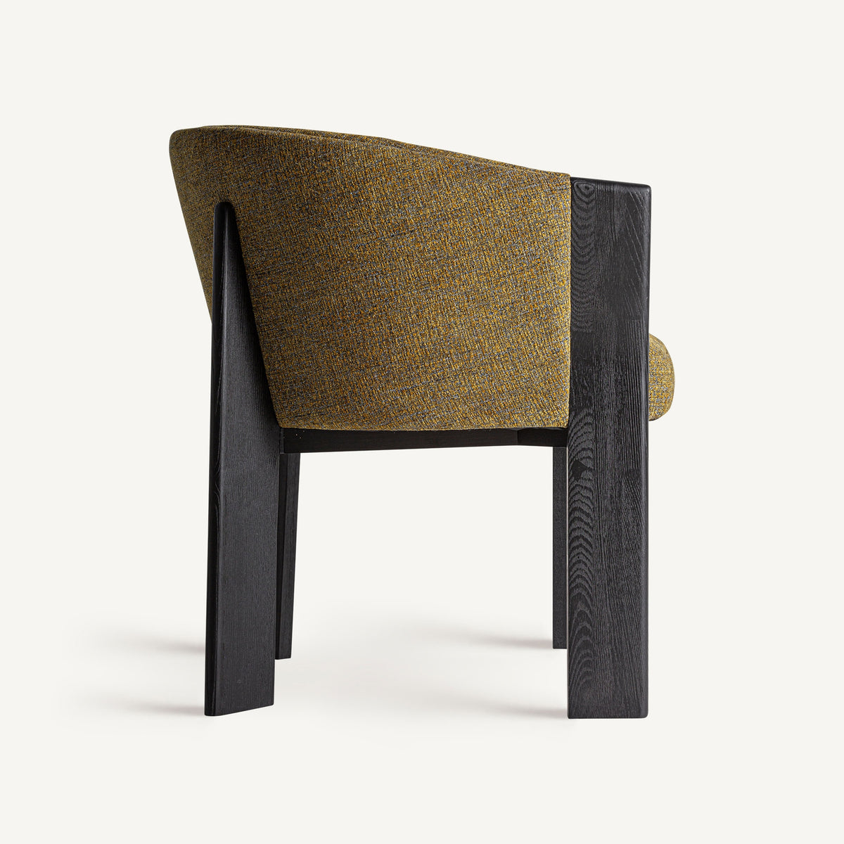 Silla tapizada de roble Laguar mostaza