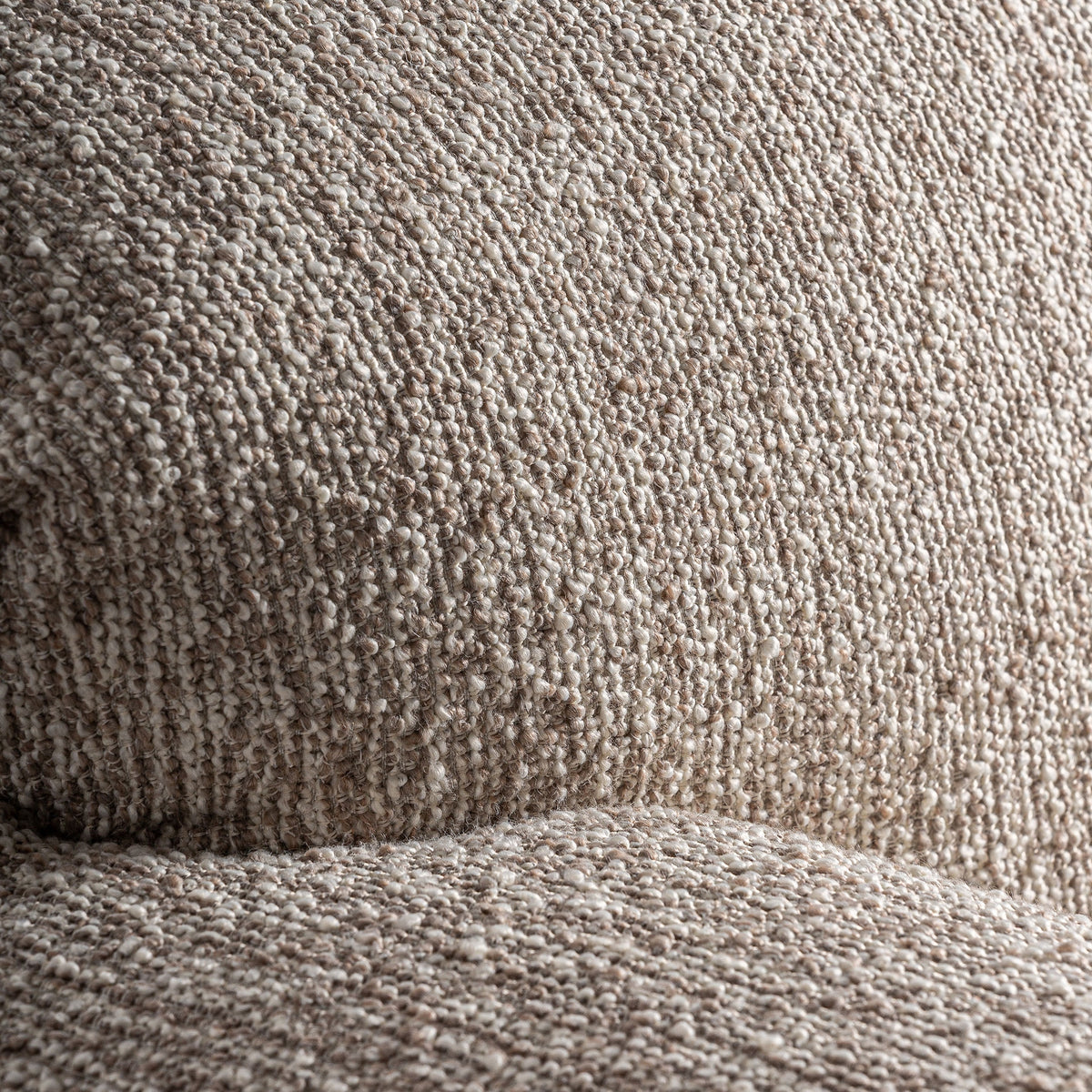 Sillón amplio de caucho tapizado beige Ses Variades
