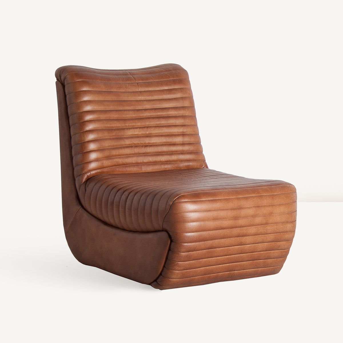 Sillón de cuero y hierro Peyia