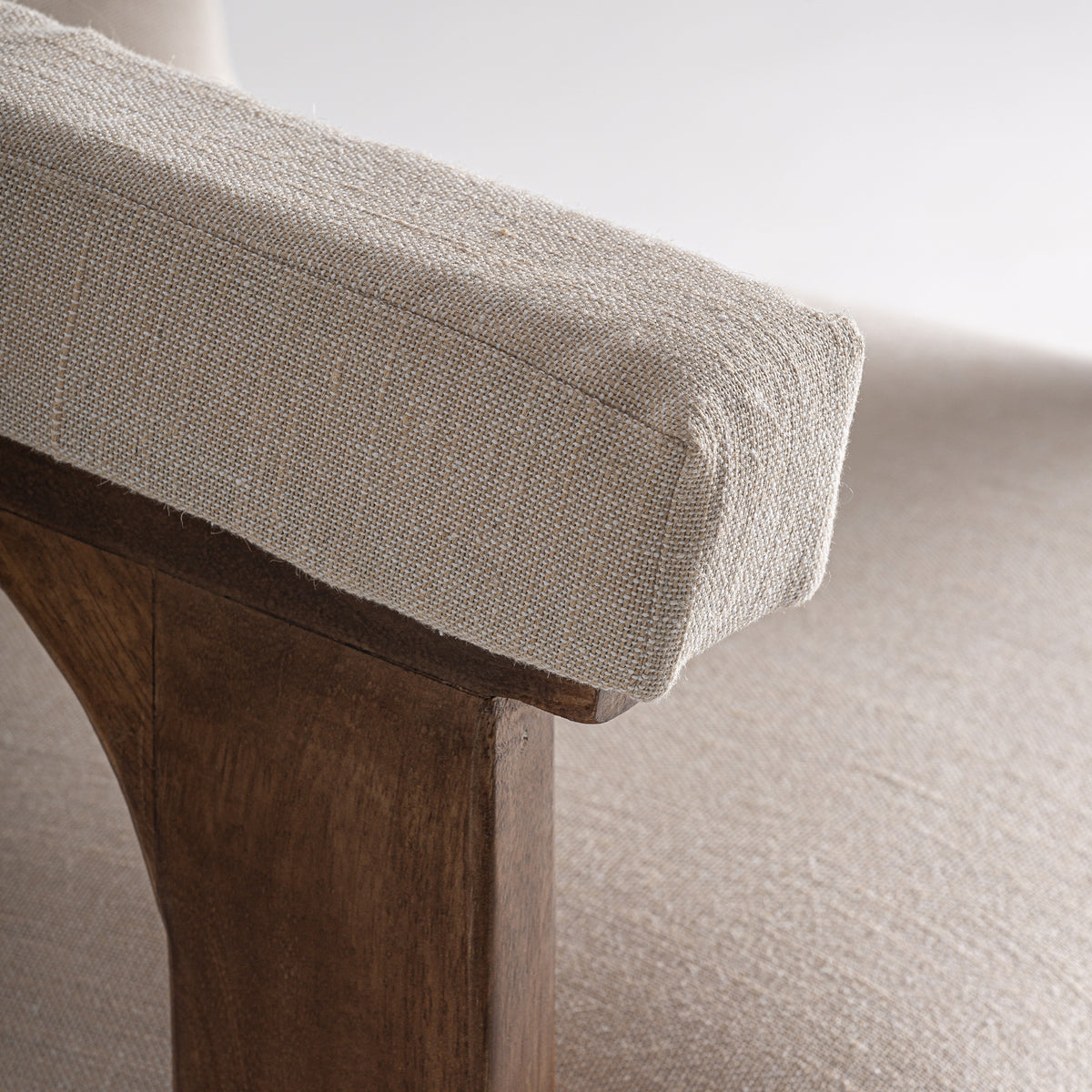 Sillón de mango tapizado beige Na Xamena