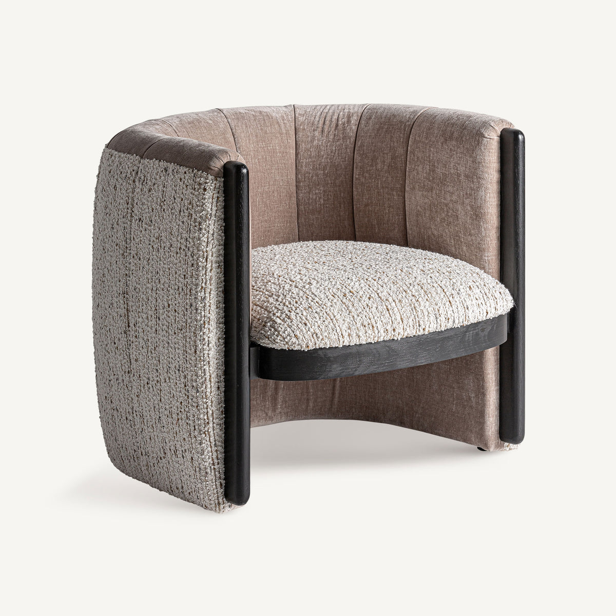 Sillón de pino negro tapizado topo Sant Rafel