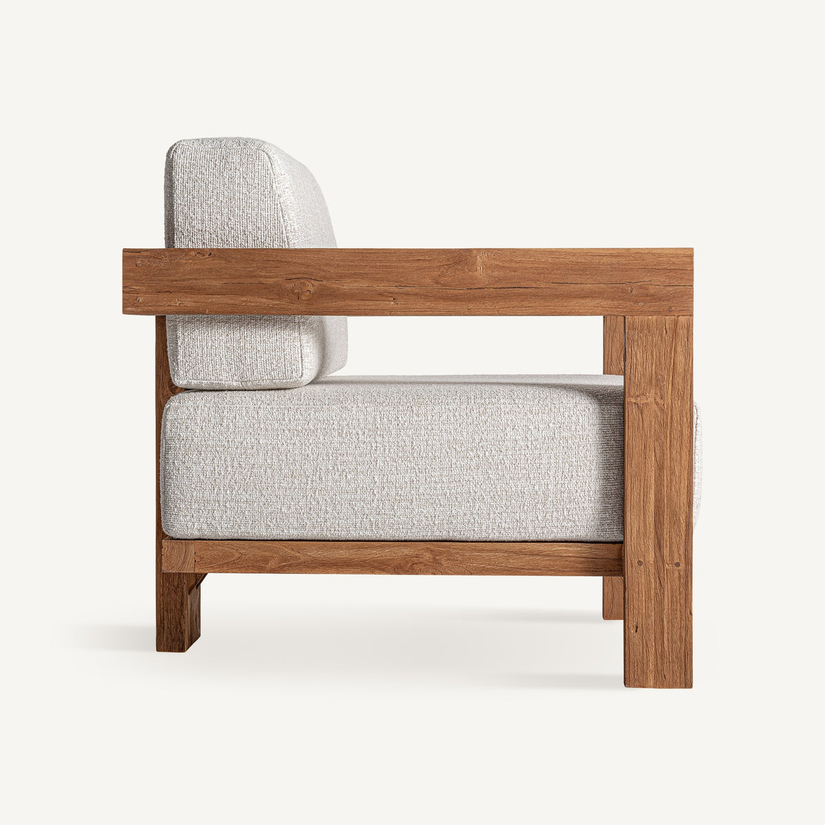 Sillón de teca reciclada y cojines beige Sa Roqueta