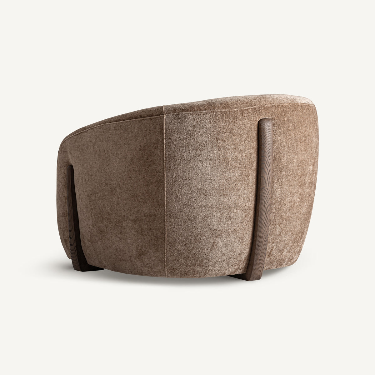 Sillón tapizado marrón con estructura de roble Dorgali
