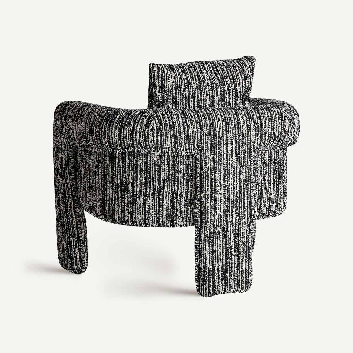 Sillón tapizado negro Es Cubells