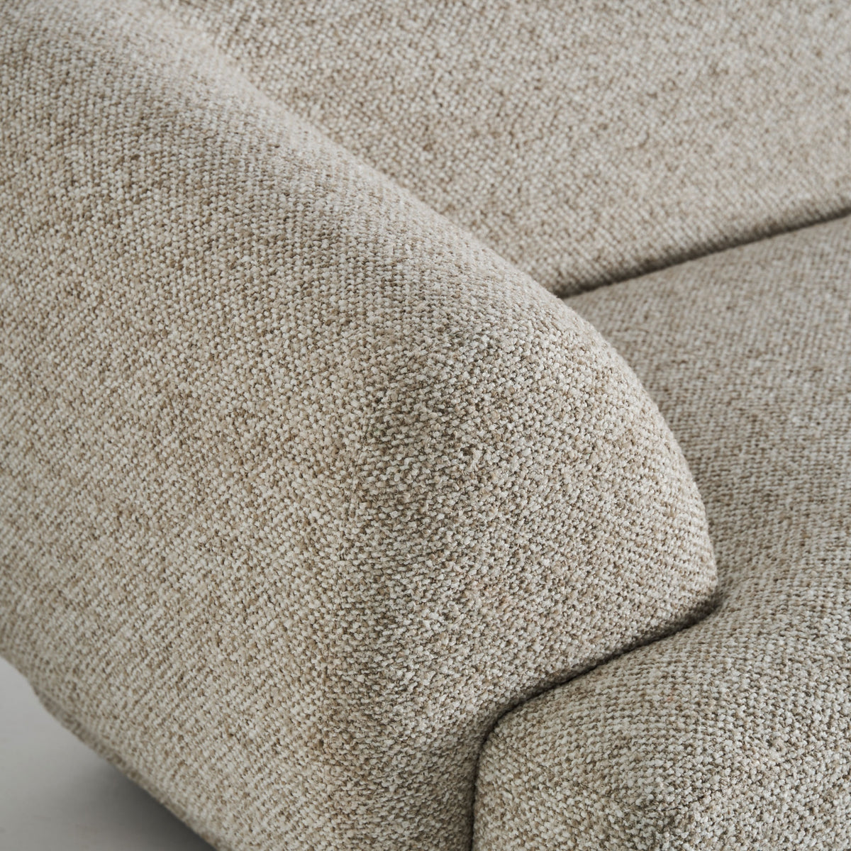 Sofá tapizado beige Calvi