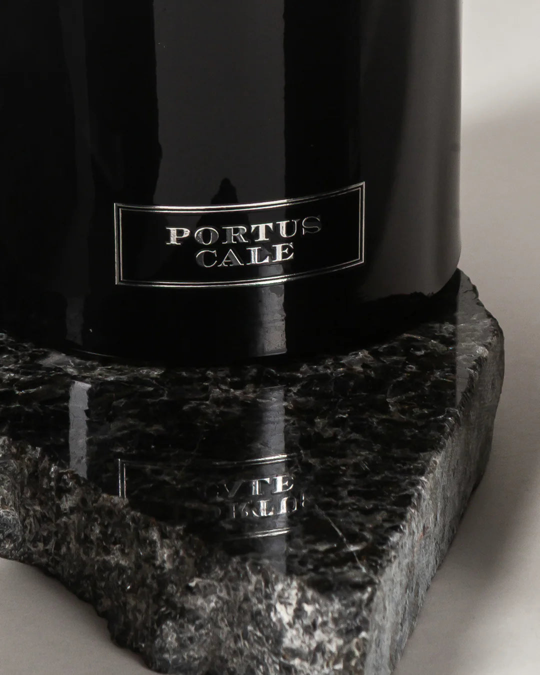 Castelbel Ambientador Mikado Black Edition - Portus Cale Collection - #pino_y_jacaranda#