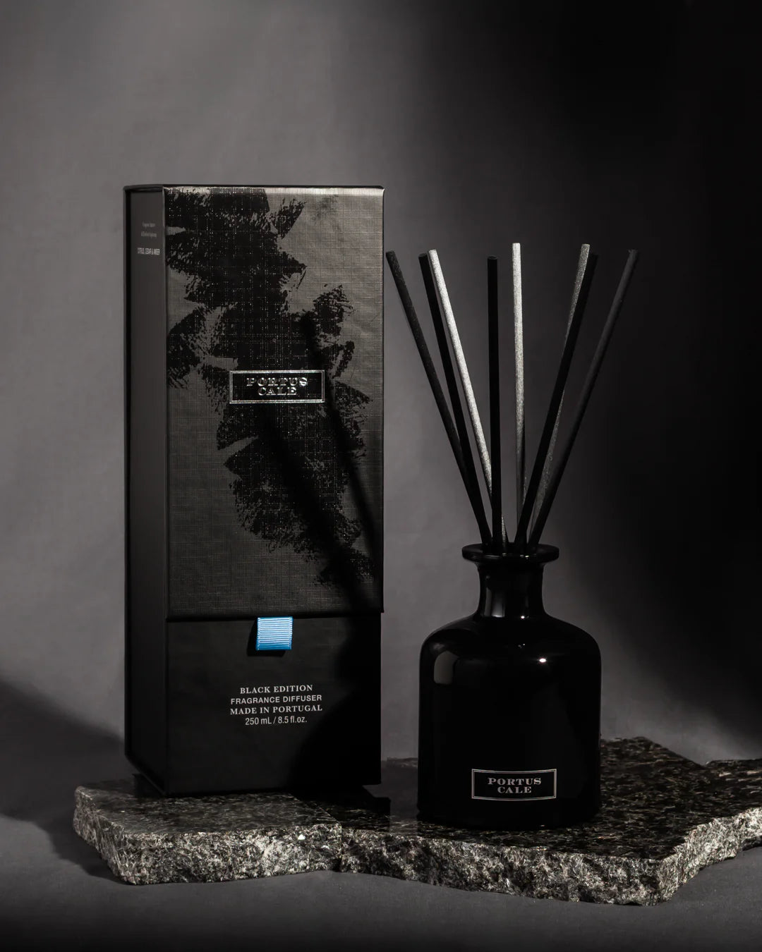 Castelbel Ambientador Mikado Black Edition - Portus Cale Collection - #pino_y_jacaranda#