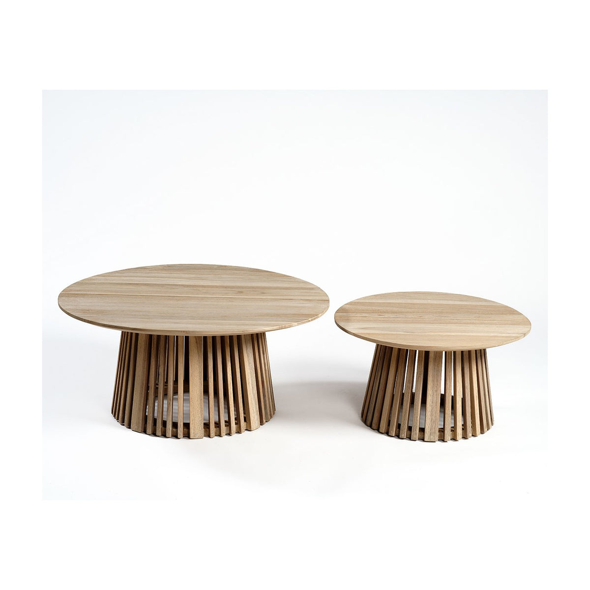 Mesa de centro redonda de teca con pie de palillería Amalfi