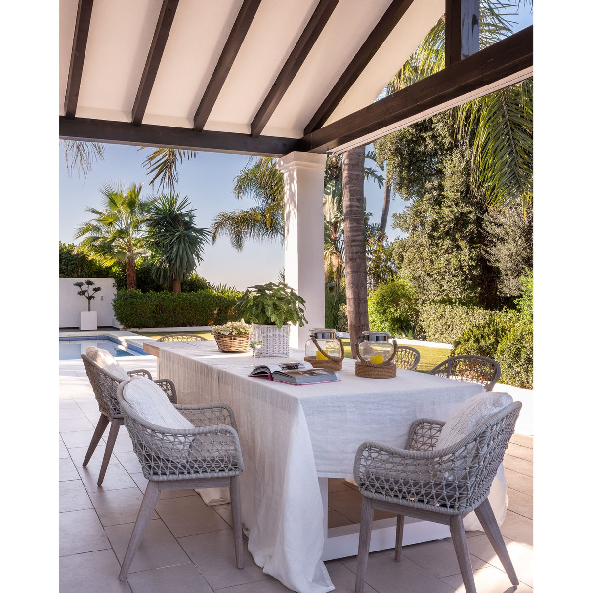 Sillón de comedor de exterior de cuerda blanco grisáceo Tilos