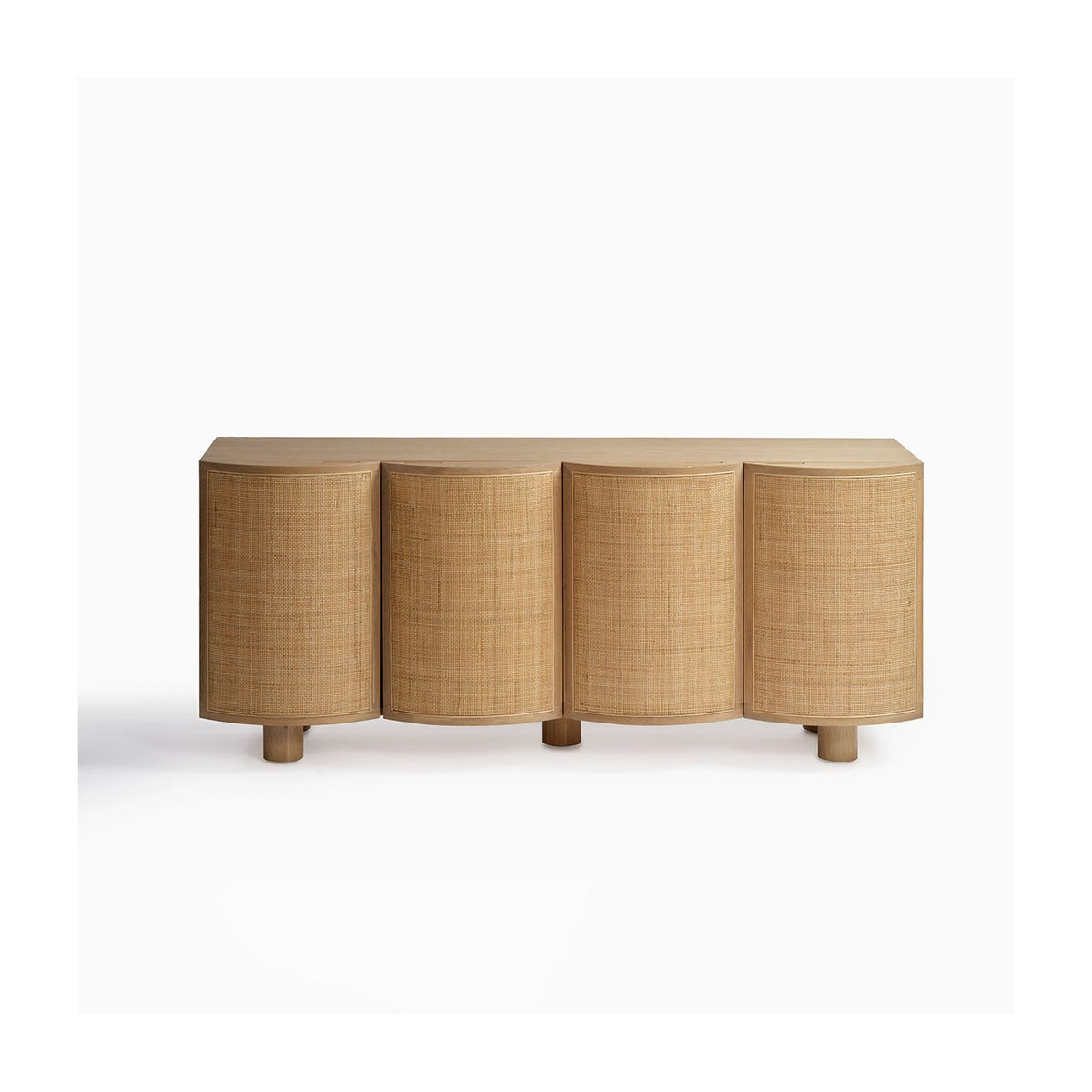 Aparador de roble claro con puertas curvas de ratán Grožnjan