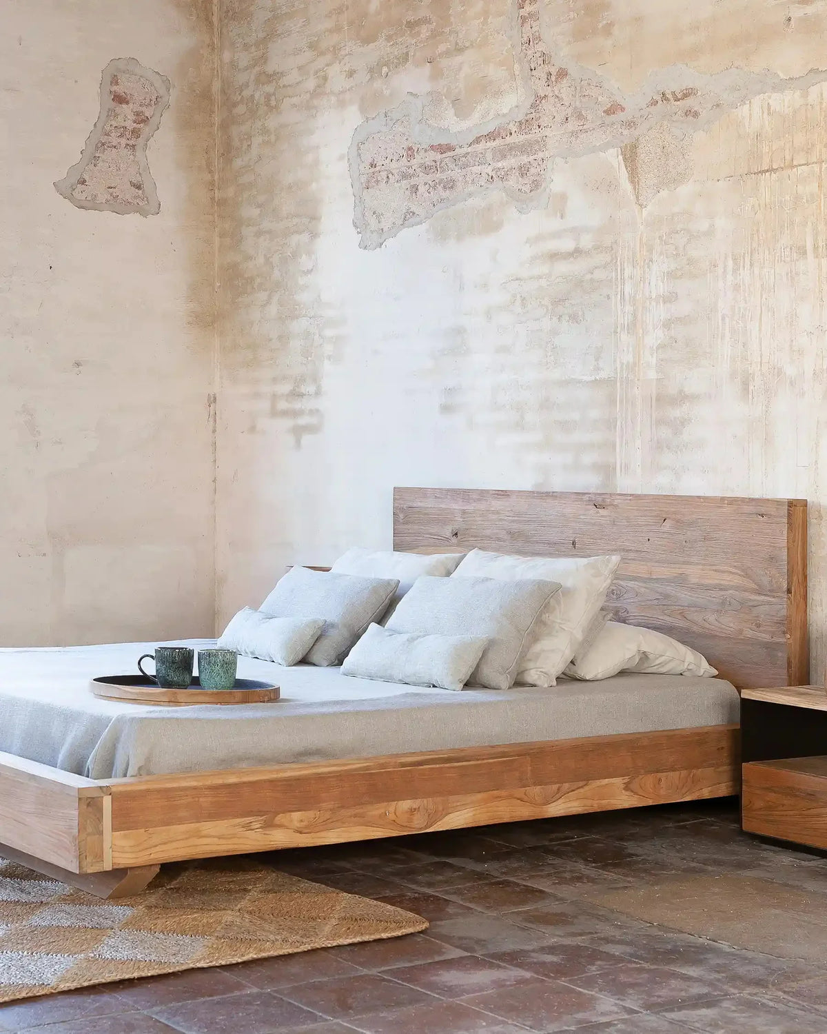 Cama de teca reciclada Laujar
