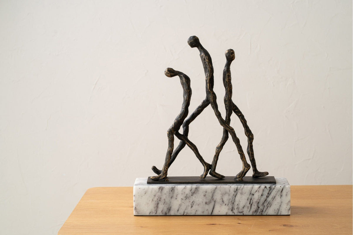Escultura Caminantes - #pino_y_jacaranda#