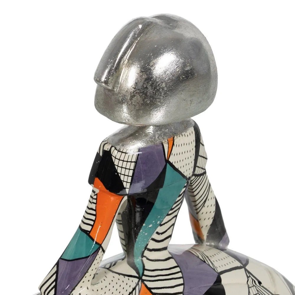 Figura Menina - #pino_y_jacaranda#