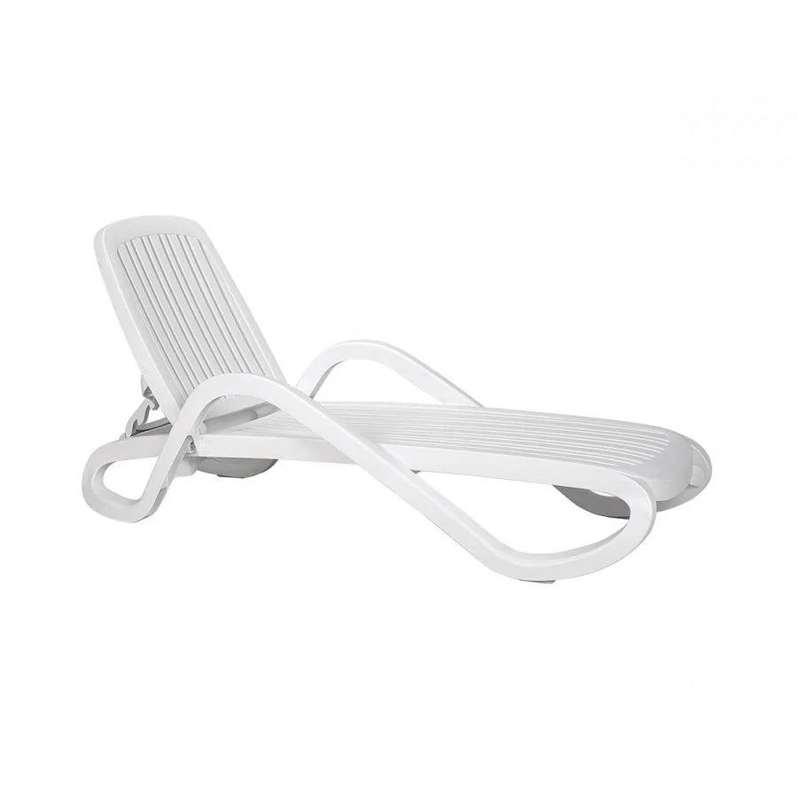 Tumbona apilable de resina Eden Nardi – Blanco
